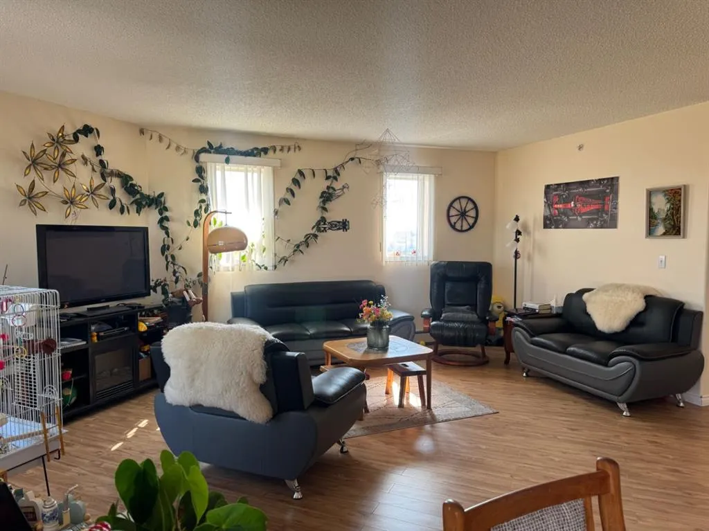 9932 100 Avenue, #401