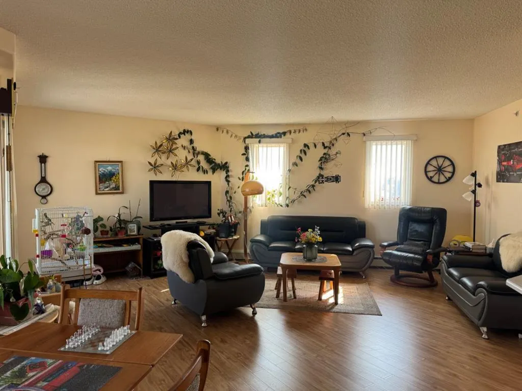 9932 100 Avenue, #401