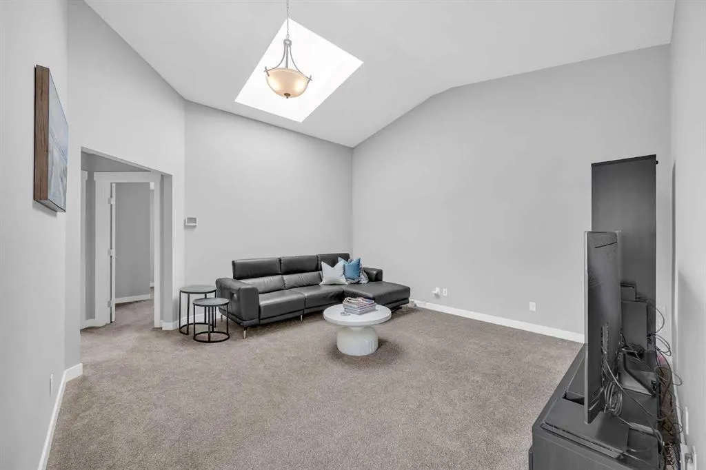 199 Evansglen Circle NW