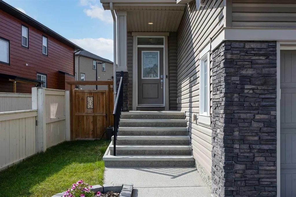 199 Evansglen Circle NW