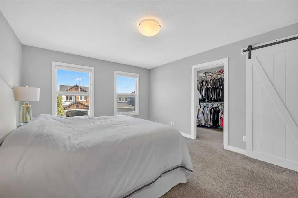 199 Evansglen Circle NW