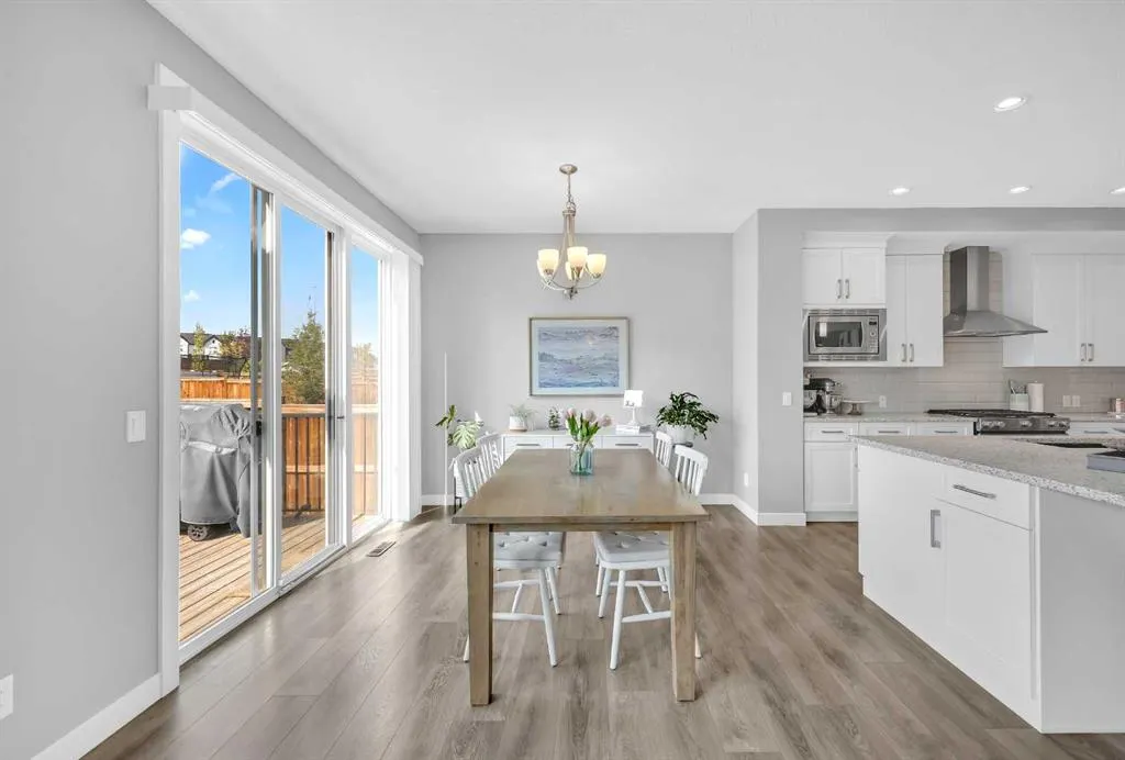 199 Evansglen Circle NW