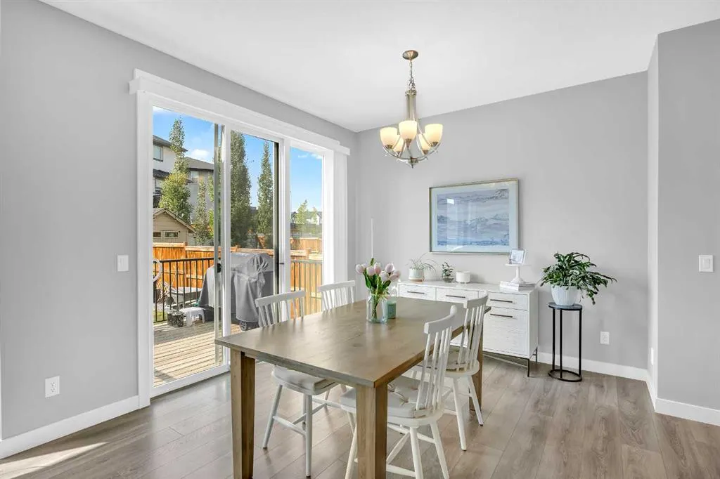199 Evansglen Circle NW