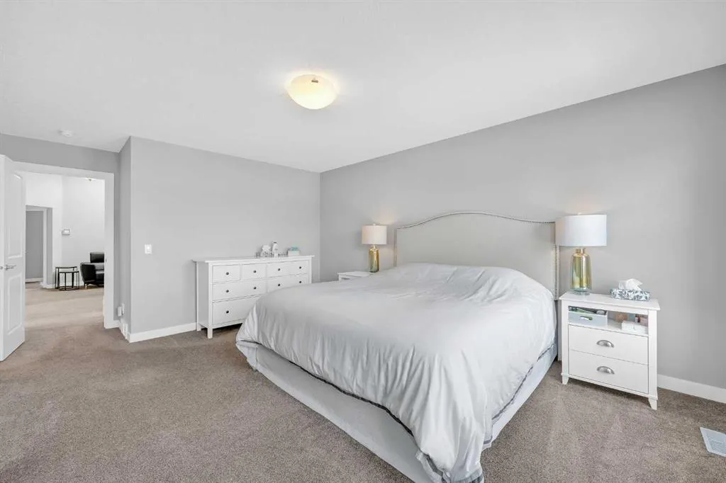199 Evansglen Circle NW