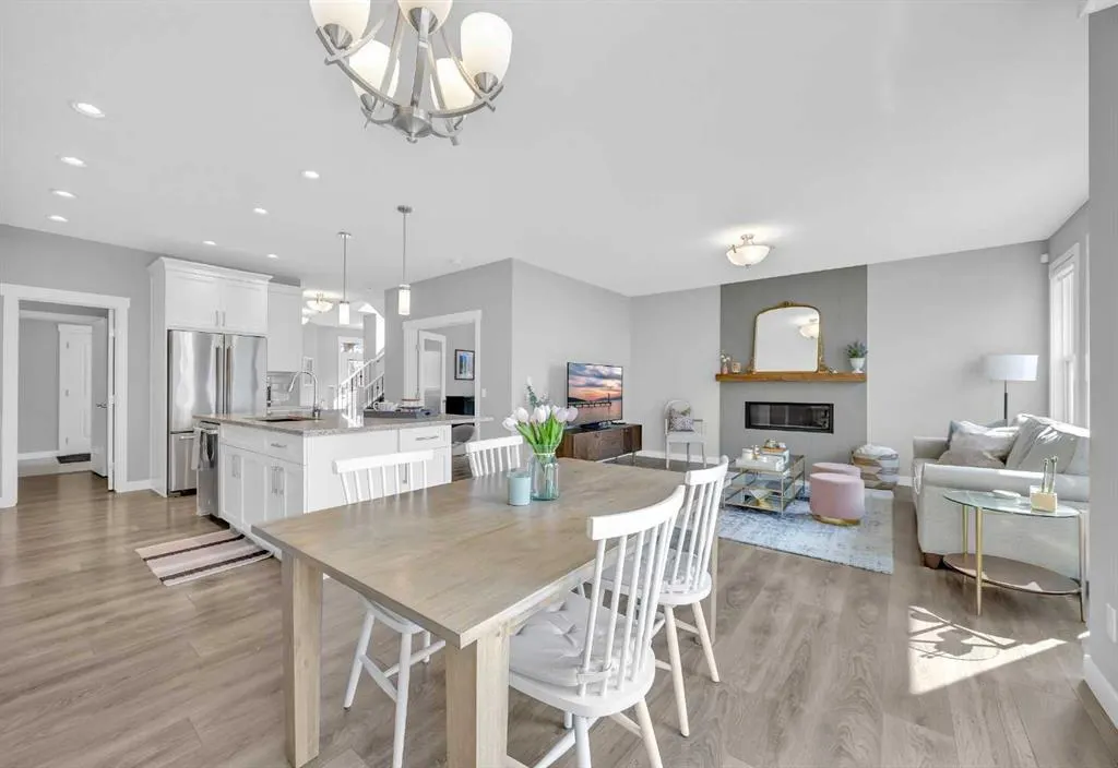 199 Evansglen Circle NW