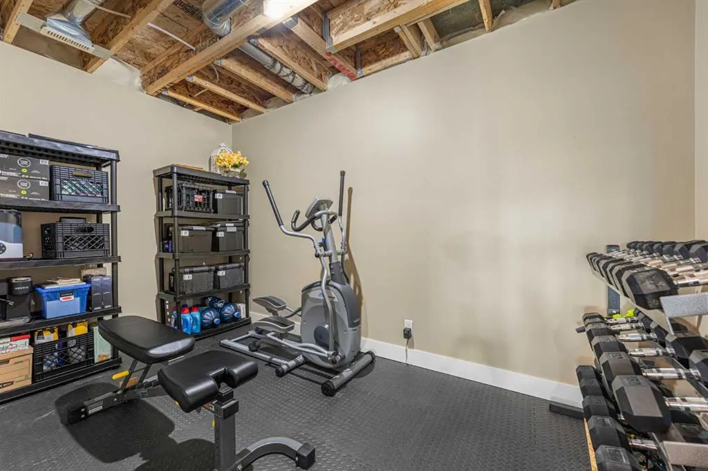 533 Rocky Vista Gardens NW