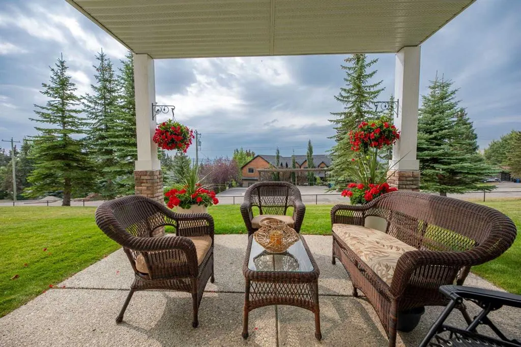 533 Rocky Vista Gardens NW