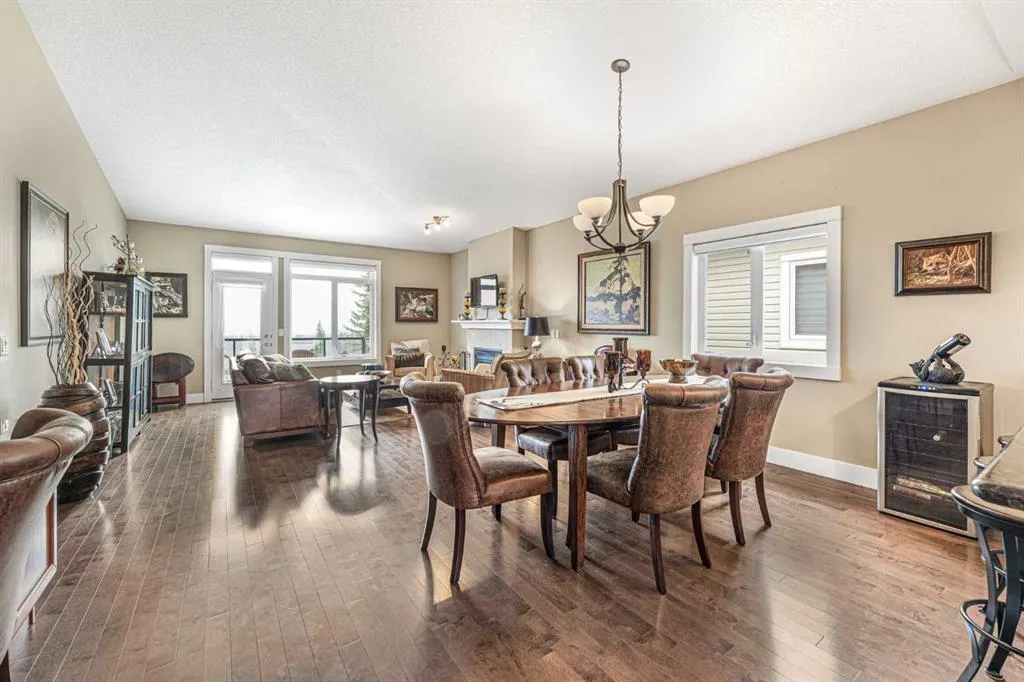 533 Rocky Vista Gardens NW