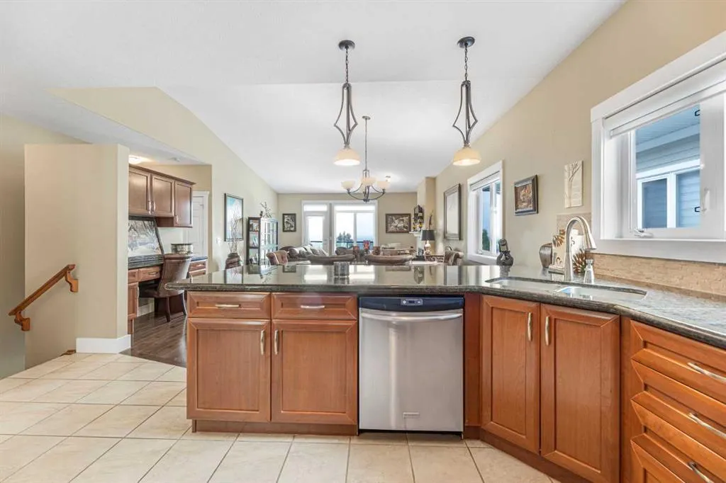 533 Rocky Vista Gardens NW