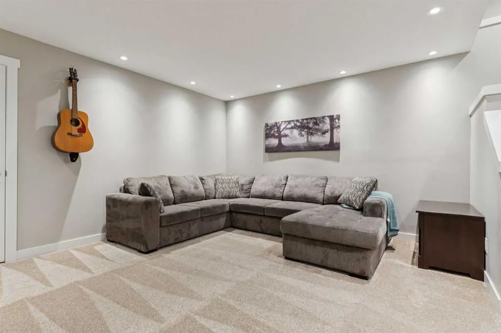 280 Chinook Gate Park SW