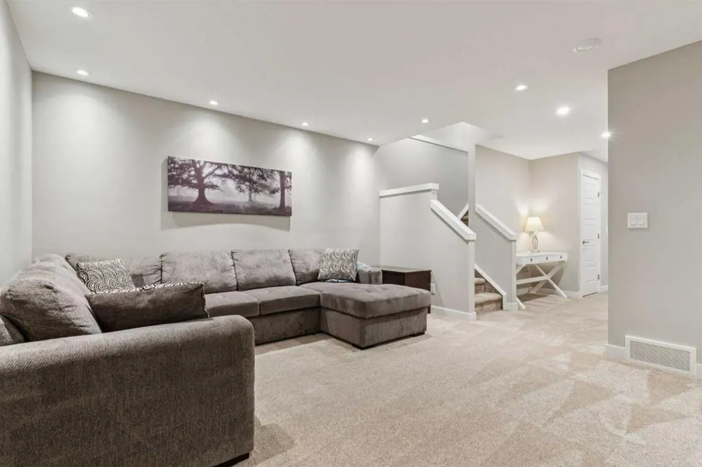 280 Chinook Gate Park SW