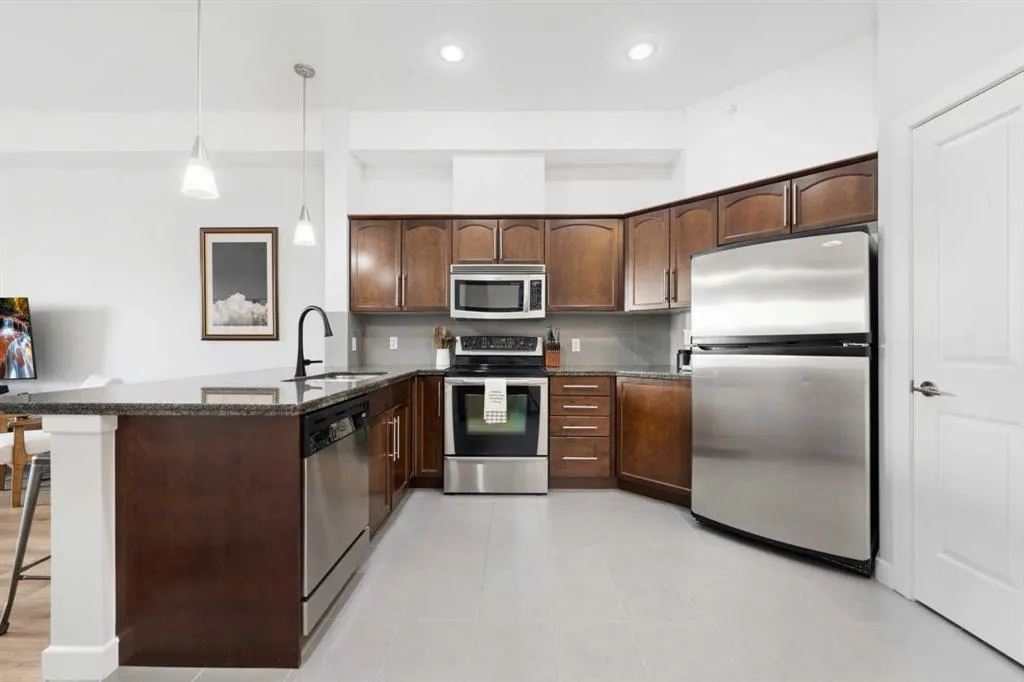 488 7 Avenue NE, #407