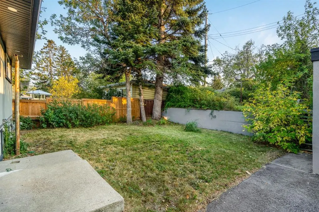 135 Thorncrest Road NW