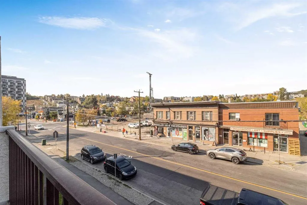 647 1 Avenue NE, #303