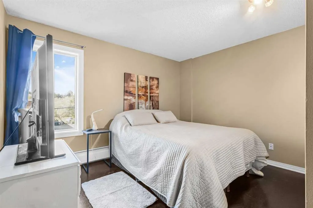 647 1 Avenue NE, #303