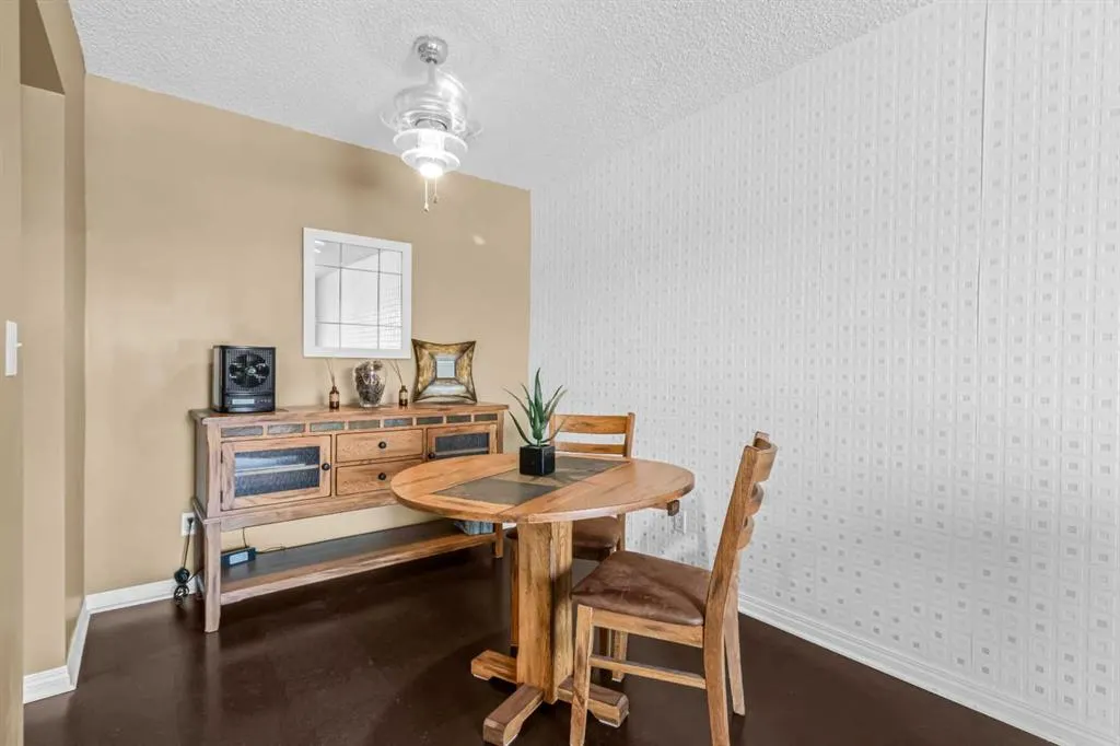 647 1 Avenue NE, #303