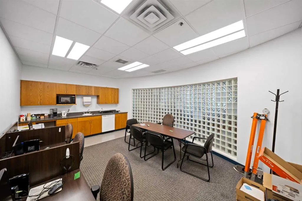 8014 Edgar Industrial Crescent