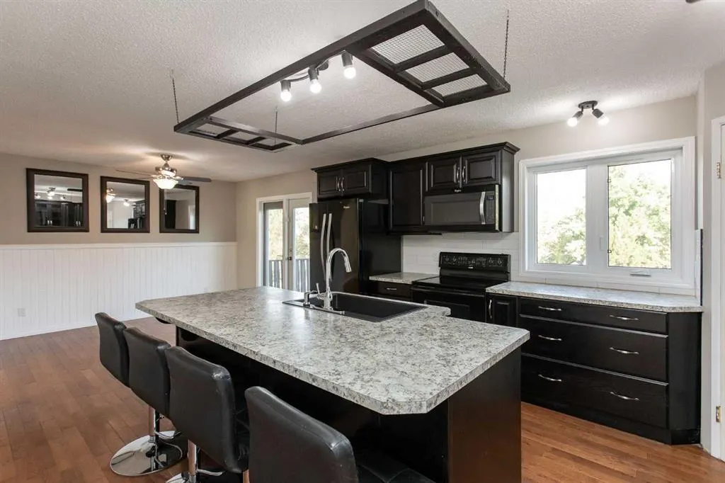 30 Maple Bay