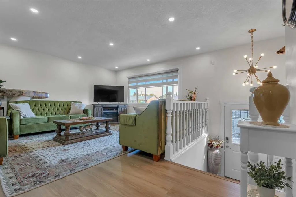2003 Pinepoint Road NE