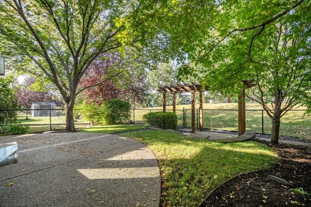 136 Cranwell Crescent SE