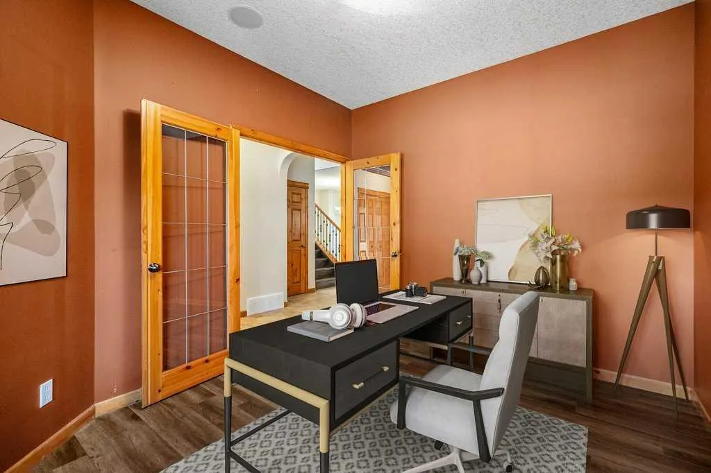 136 Cranwell Crescent SE