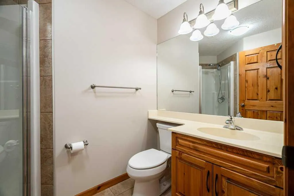 136 Cranwell Crescent SE