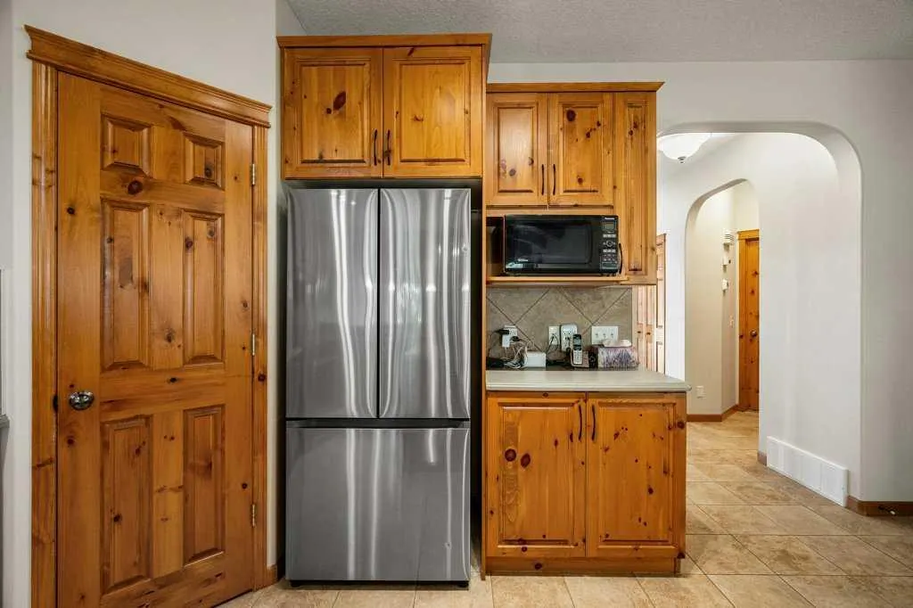 136 Cranwell Crescent SE