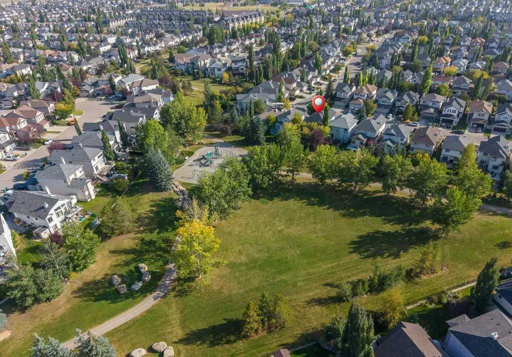 136 Cranwell Crescent SE