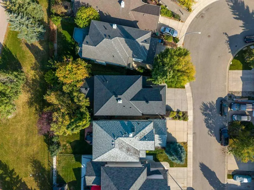 136 Cranwell Crescent SE