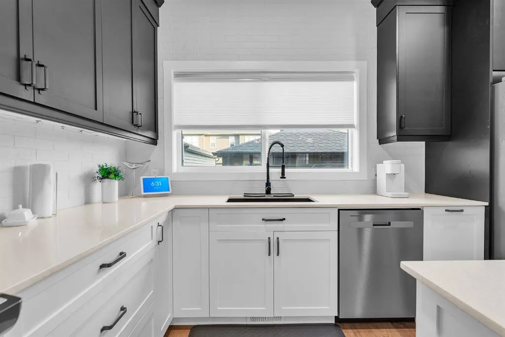 32 Legacy Reach Crescent SE