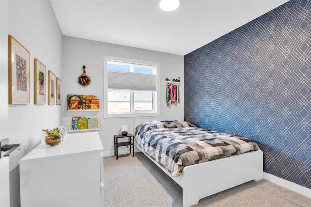 32 Legacy Reach Crescent SE
