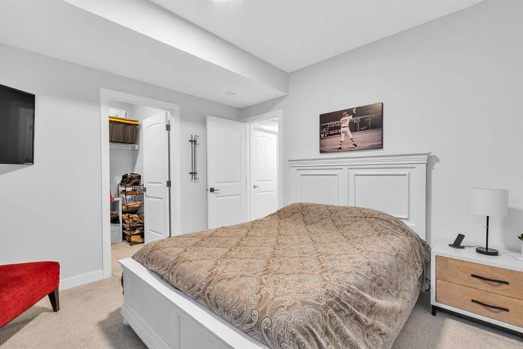 32 Legacy Reach Crescent SE
