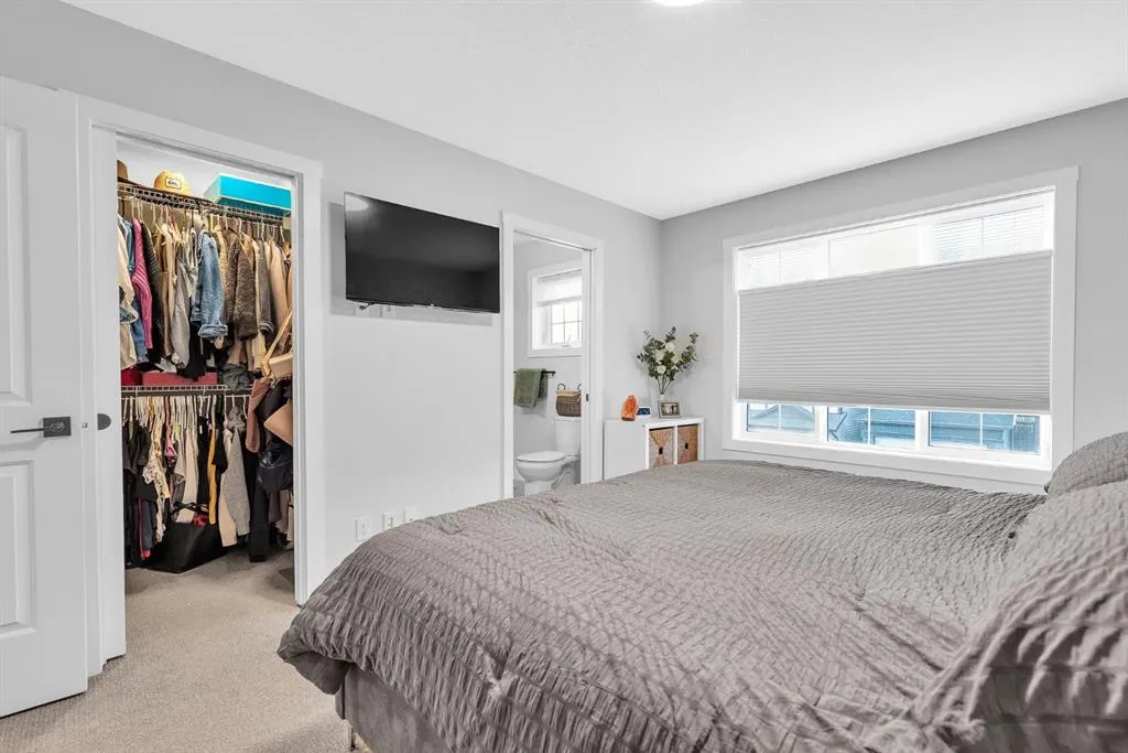 32 Legacy Reach Crescent SE