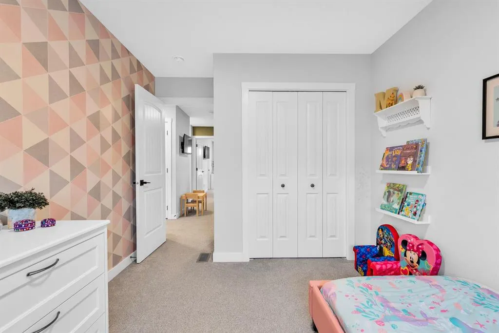 32 Legacy Reach Crescent SE