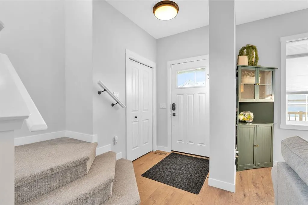 32 Legacy Reach Crescent SE