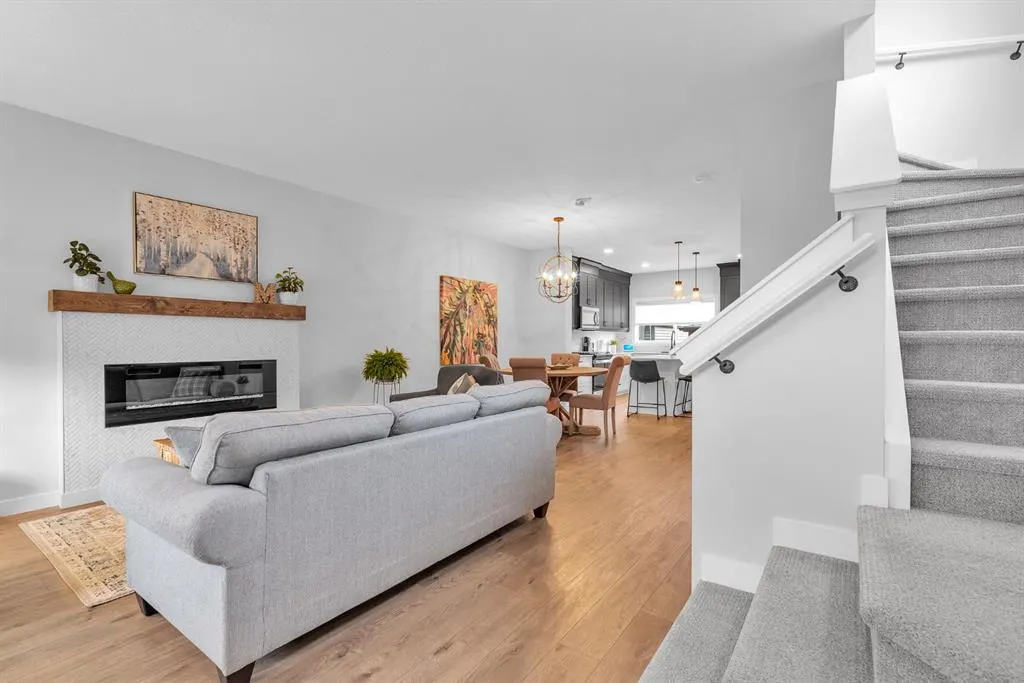 32 Legacy Reach Crescent SE