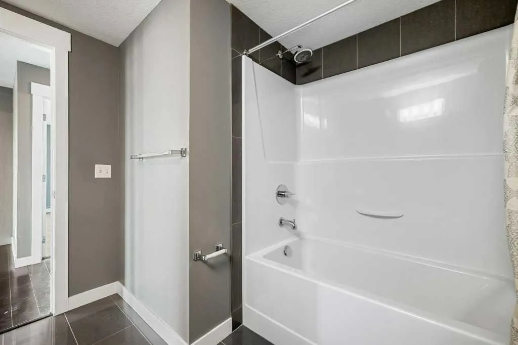 11 Mahogany Row SE, #1402