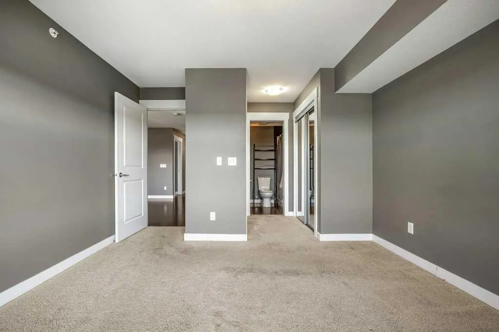 11 Mahogany Row SE, #1402