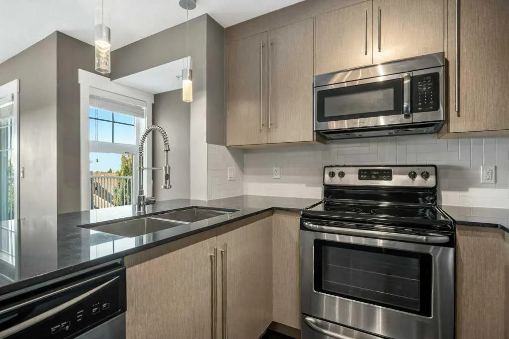 11 Mahogany Row SE, #1402