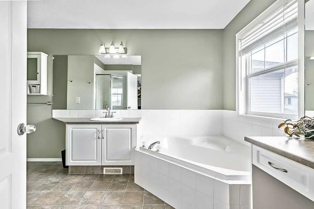 83 Crystalridge Close