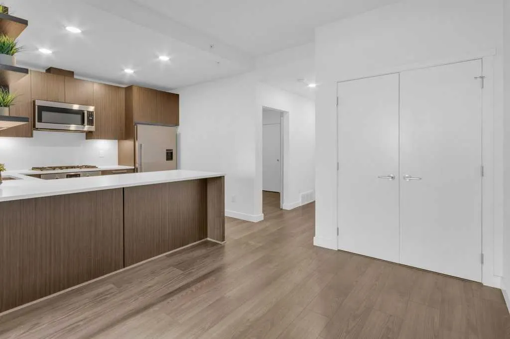 88 9 Street NE, #308