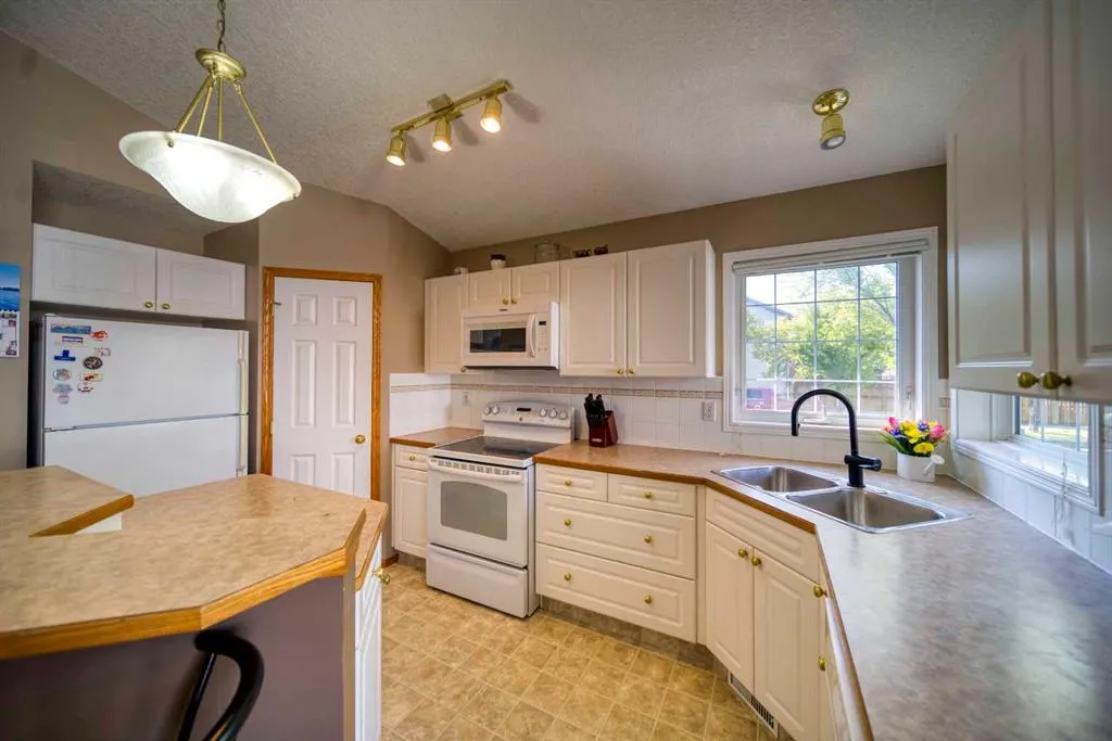 161 West Lakeview Drive