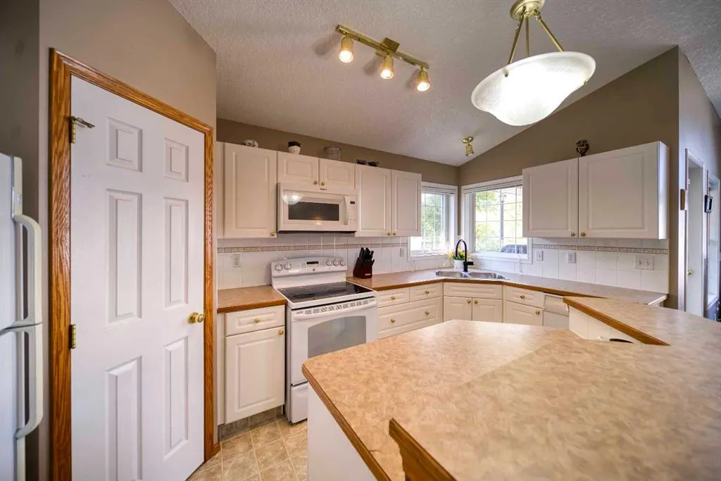 161 West Lakeview Drive