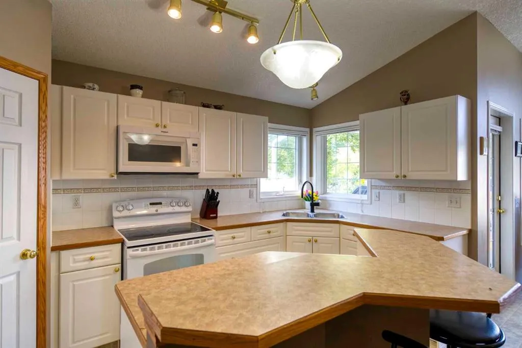 161 West Lakeview Drive