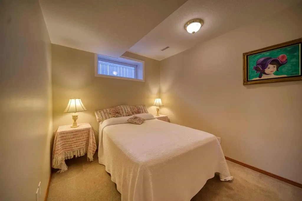 161 West Lakeview Drive
