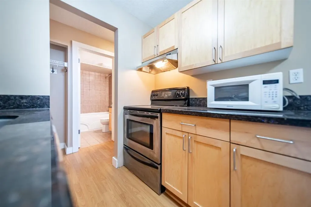 927 2 Avenue NW, #104
