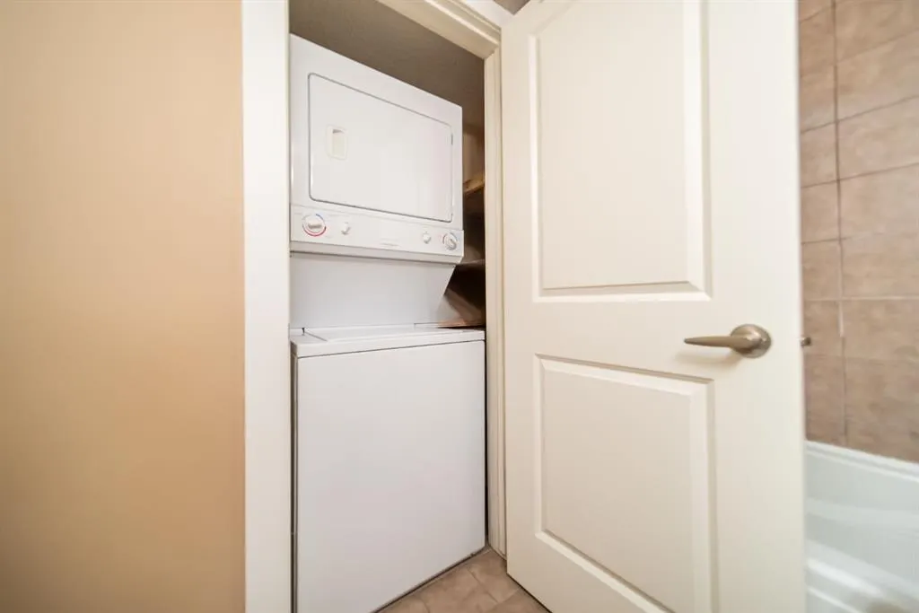 927 2 Avenue NW, #104