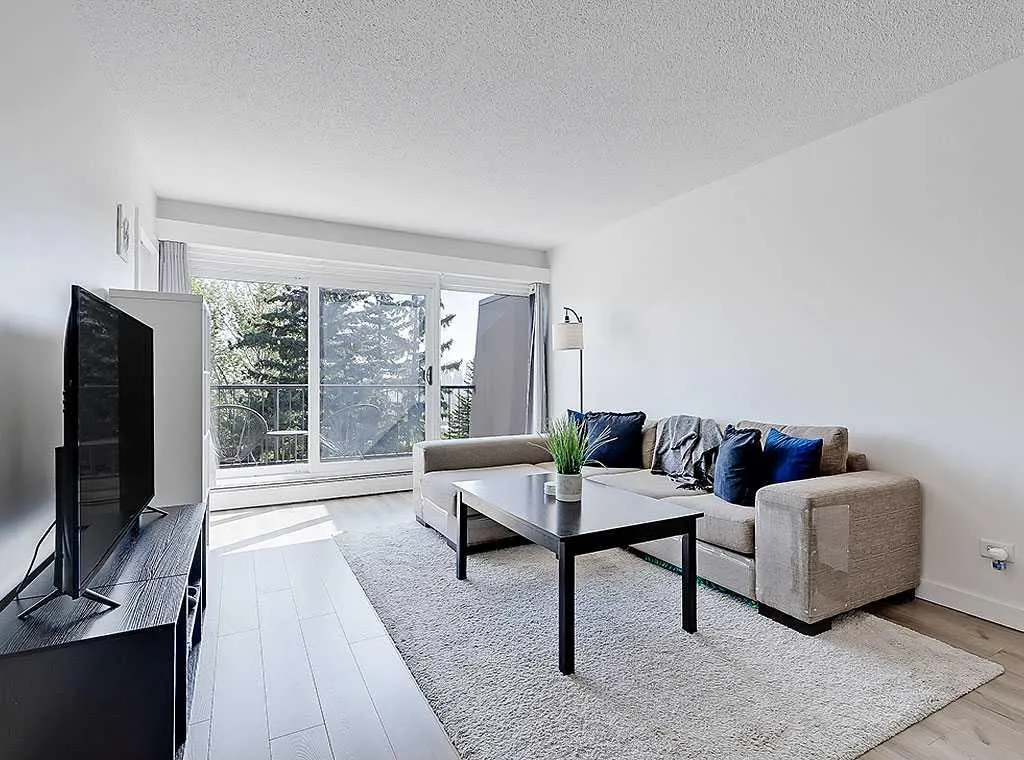 332 Cedar Crescent SW, #302