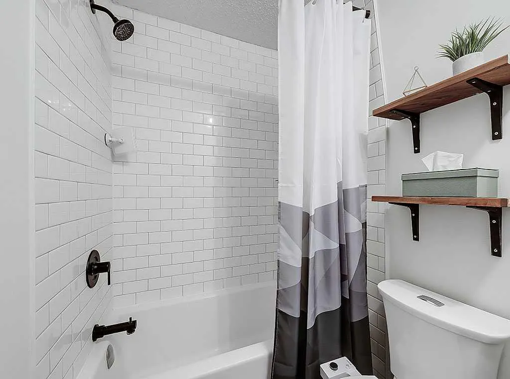 332 Cedar Crescent SW, #302