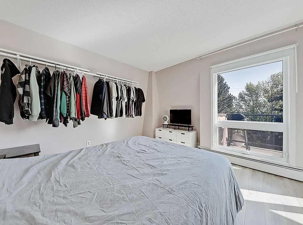 332 Cedar Crescent SW, #302